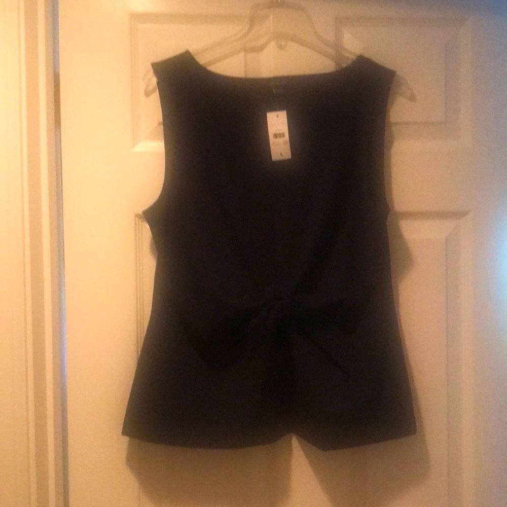 New Ann Taylor sleeveless top tie front